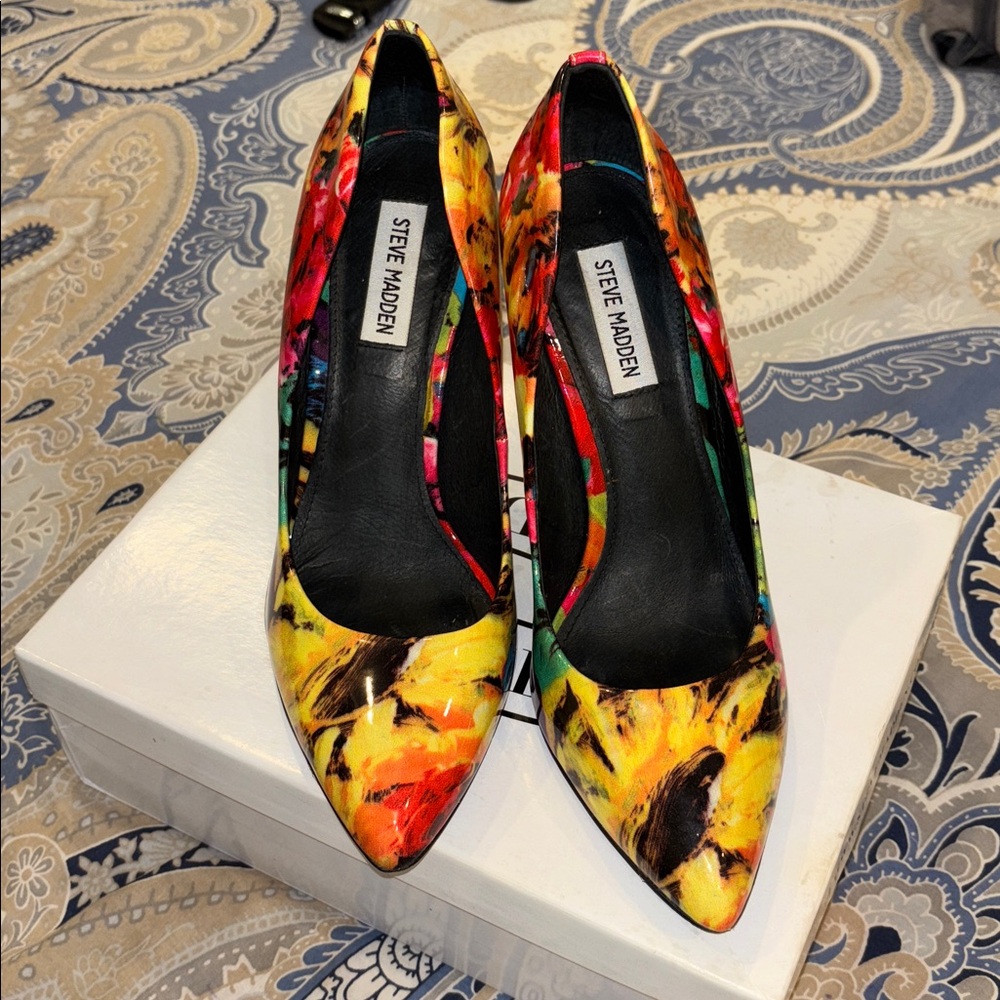 Steve Madden Colorful Floral Pumps